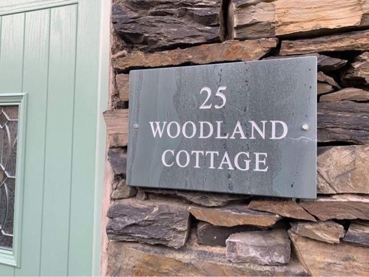 Woodland Cottage - Private Courtyard - Pet Friendly Retreat In The Heart Of Windermere Buitenkant foto