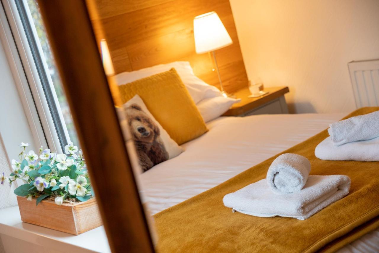 Woodland Cottage - Private Courtyard - Pet Friendly Retreat In The Heart Of Windermere Buitenkant foto