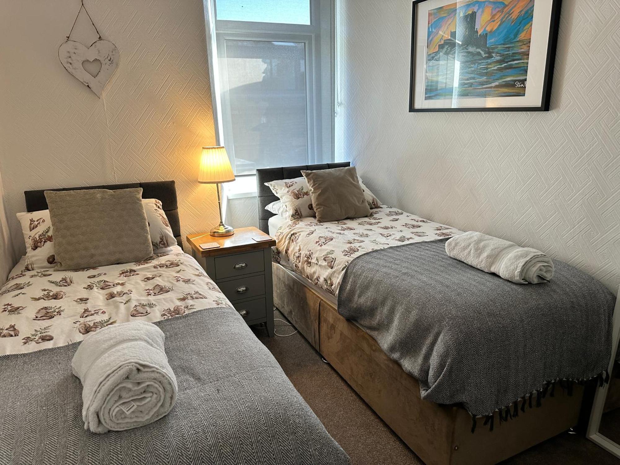 Woodland Cottage - Private Courtyard - Pet Friendly Retreat In The Heart Of Windermere Buitenkant foto